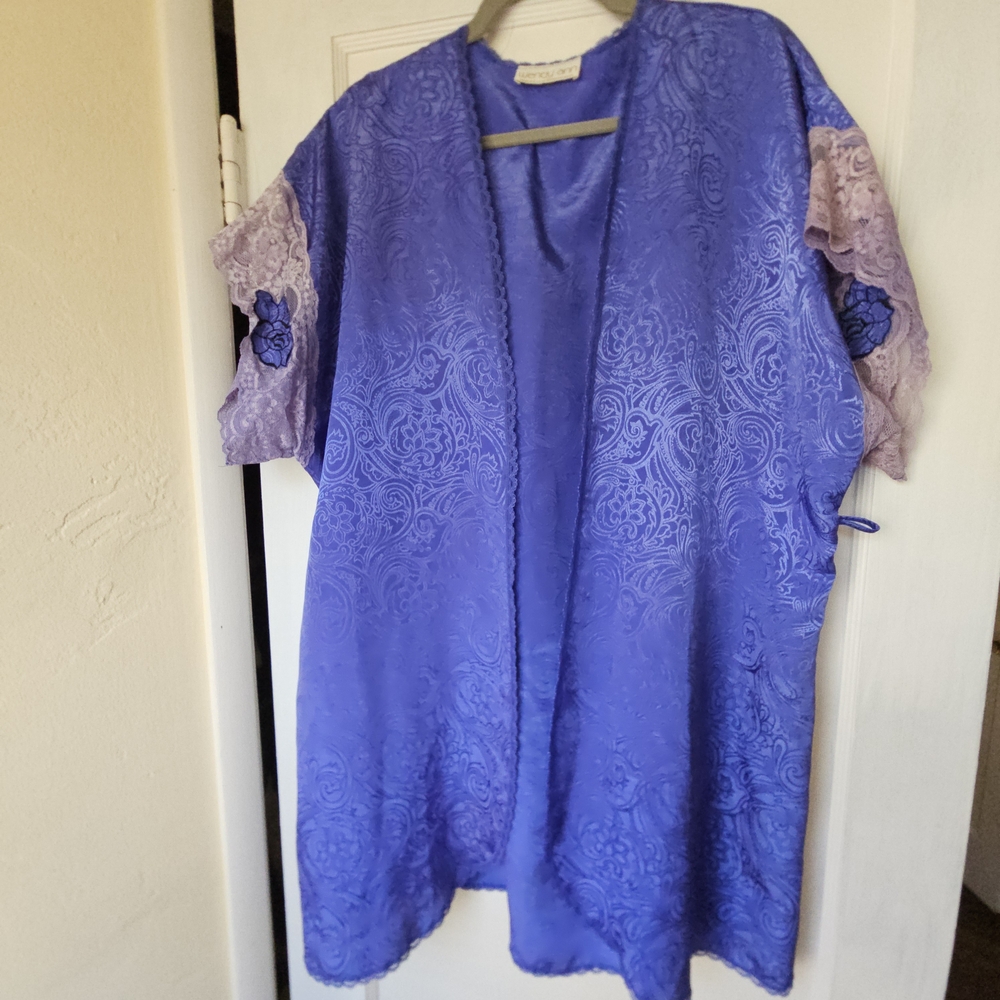 Vintage Wendy Ann Like Versace Intimates Lace Kimono - Purple With Rose Details